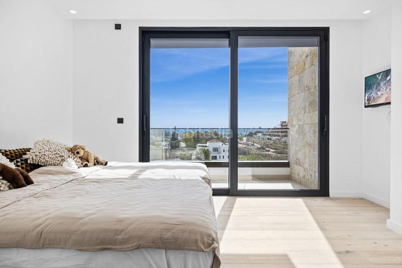 Foto 915e7c44-617c-4989-8936-fb8ba9b26b18. Chalet with parking pool in La Alquería Benahavís