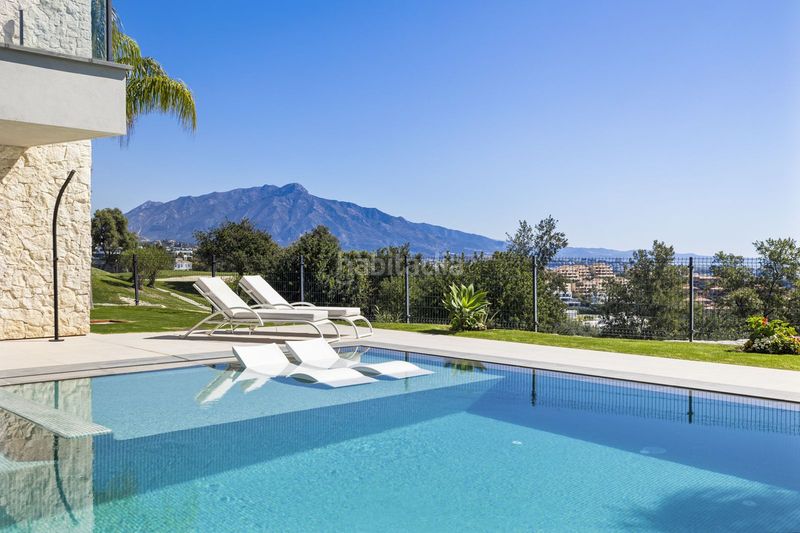 Foto 017d3a3a-34e1-4b95-a51a-13ddb46457c3. Xalet amb aparcament piscina a La Alquería Benahavís