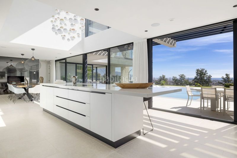 Foto 309c61bc-8ed9-4a61-ad6c-3def090bfb38. Xalet amb aparcament piscina a La Alquería Benahavís