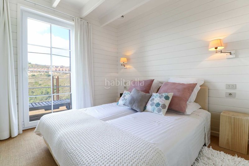 Foto 0585cb15-0e80-46e8-83e9-3ff24f13c526. Xalet amb aparcament piscina a La Alquería Benahavís