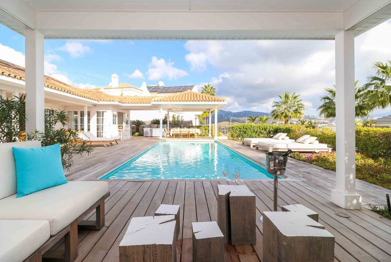 Foto 3ccbb071-ea18-4bd0-b99a-6311c39f54d7. Xalet amb aparcament piscina a La Alquería Benahavís