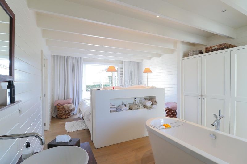 Foto c2466de9-fa0d-443e-8e11-01aaeaf0de09. Xalet amb aparcament piscina a La Alquería Benahavís