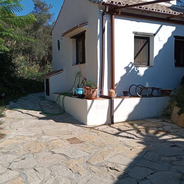 Foto ff4b9fcc-3718-4aaf-8f1c-8d7c13ac5d6f. Casale con parcheggio piscina in Casares pueblo Casares