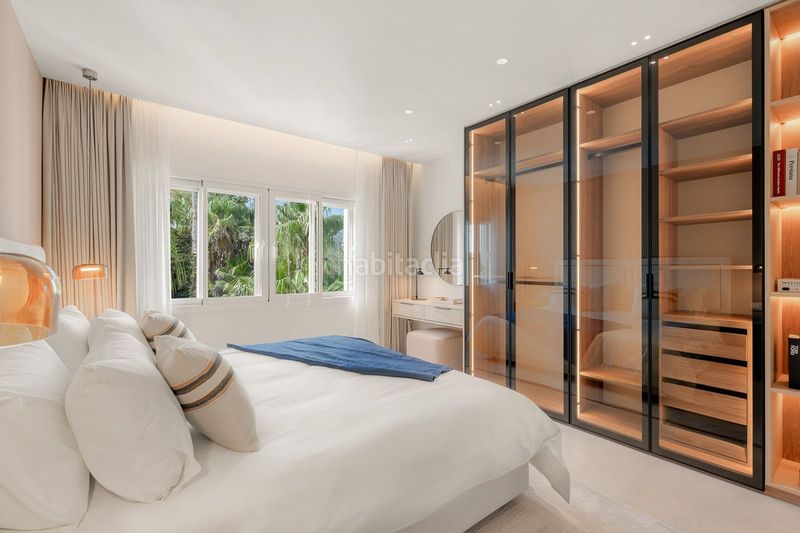 Foto 87f48f9d-f39e-4c77-8263-e80980d80ffb. Dúplex amb aparcament a El Velerín Estepona