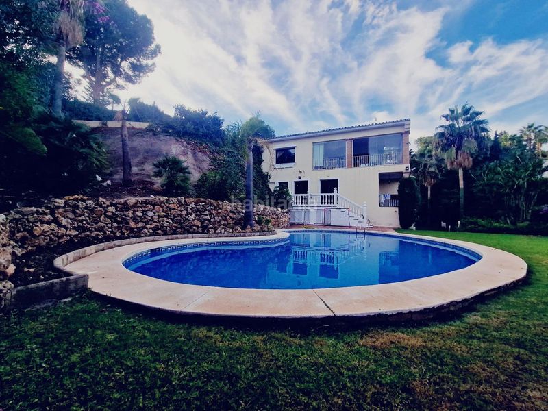 Foto 8029cb77-c08b-46d9-87da-5988cc2054b6. Chalet with parking pool in El Paraíso Benahavís