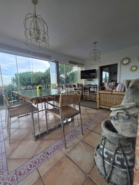Foto d23265fa-e08d-4e15-bed3-b9eb0e39577c. Chalet with parking pool in El Paraíso Benahavís