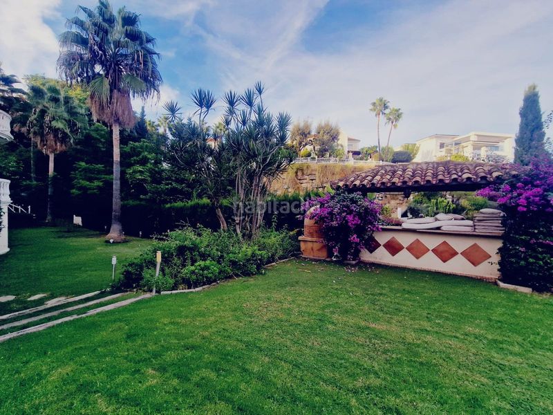 Foto f65b192d-9b7b-4f22-b1ce-f07e56cf001e. Chalet en El Paraíso Benahavís