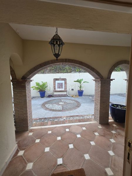 Foto 9c85ed1b-c67d-4b52-a344-eb1bb30e8e58. Xalet amb aparcament piscina a El Paraíso Benahavís