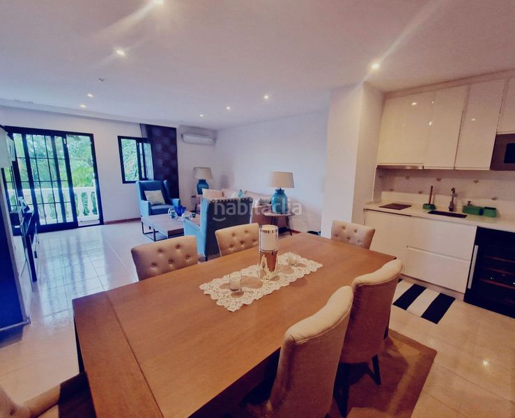 Foto a8fca2c8-99a9-480d-8598-997cc527c3c2. Xalet amb aparcament piscina a El Paraíso Benahavís