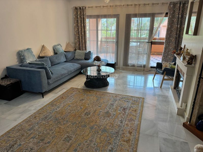 Foto d605b61b-f1a3-462b-86e2-28a473a5f5e3. Apartament amb aparcament piscina a Atalaya - Isdabe Estepona