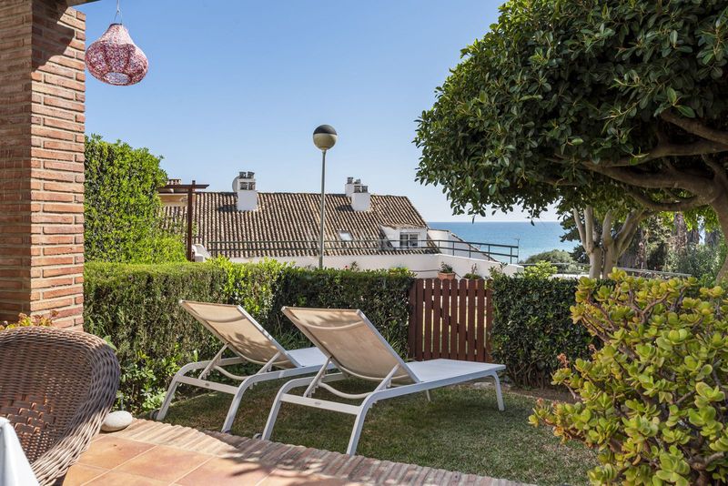 Foto 8a799bfd-14a8-4495-b3d7-49188f3c8dc7. Casa adossada amb piscina a Guadalobón Estepona