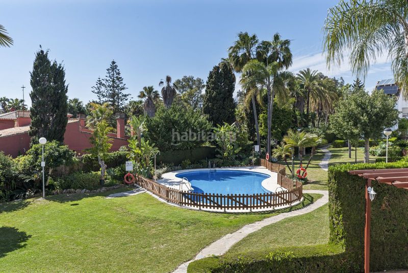 Foto fc67f99b-20d2-4865-9684-94ac76635fb1. Casa adossada amb piscina a Guadalobón Estepona
