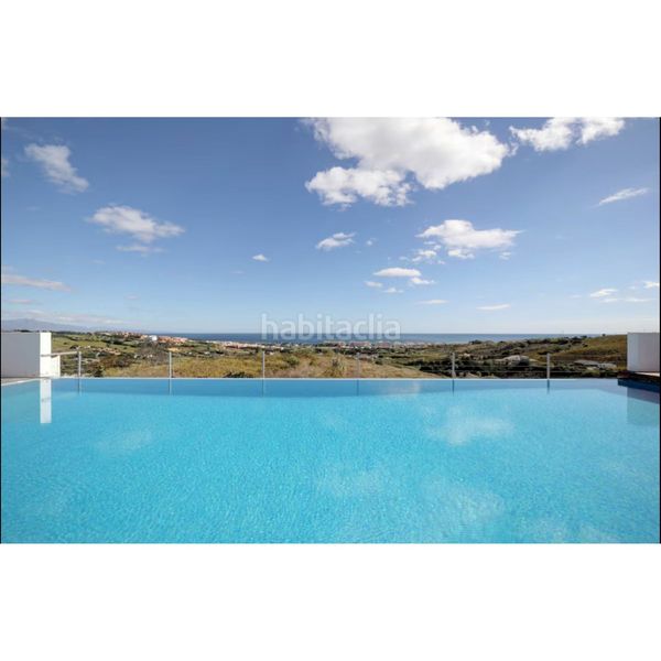 Foto e16b7ba8-8355-4484-a903-c3fe4a95ef83. Chalet con parcheggio piscina in Manilva pueblo Manilva