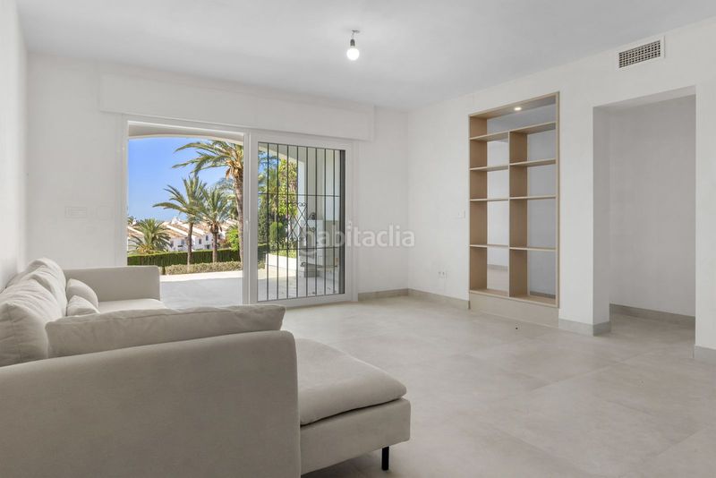 Foto 20809017-2402-4fbf-98cf-2ef8df30509e. Planta baja en Nueva Andalucía centro Marbella