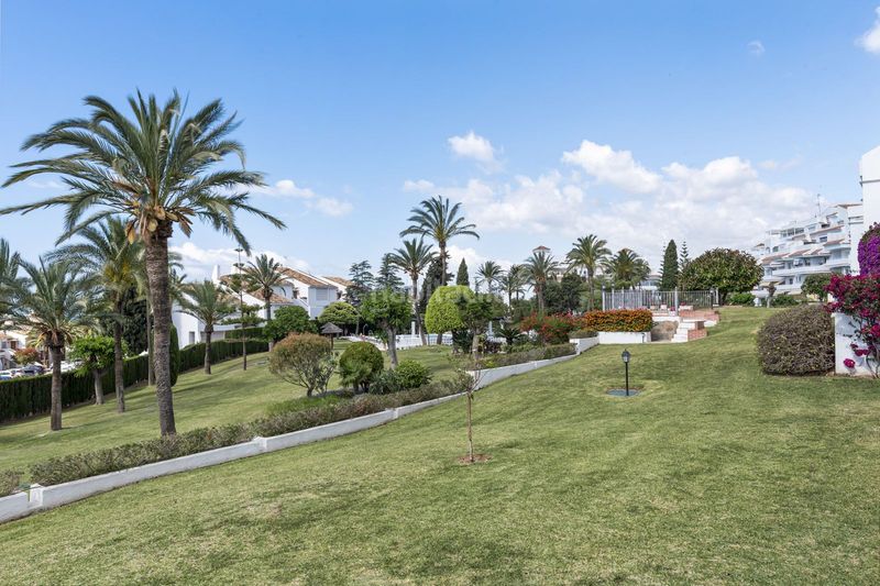 Foto 30c18c74-72dc-4a63-9d8e-2f25d2a738fa. Planta baja en Nueva Andalucía centro Marbella