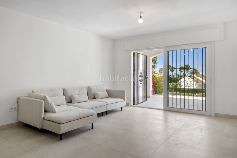 Foto 4095d529-75a7-42f2-b9de-0d2d2cd93d8c. Planta baja en Nueva Andalucía centro Marbella