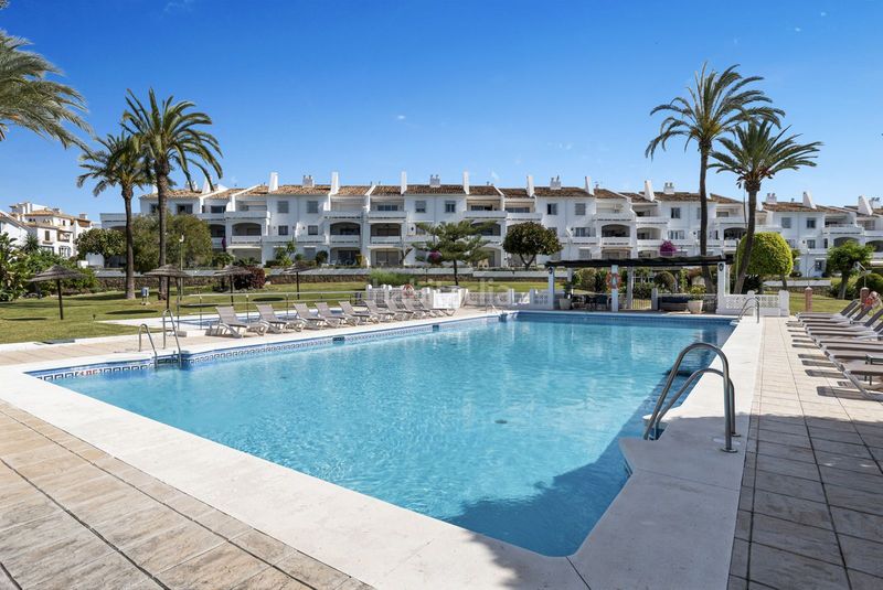 Foto af1325c4-00d8-4770-abdd-ad0a5d896dee. Planta baja en Nueva Andalucía centro Marbella