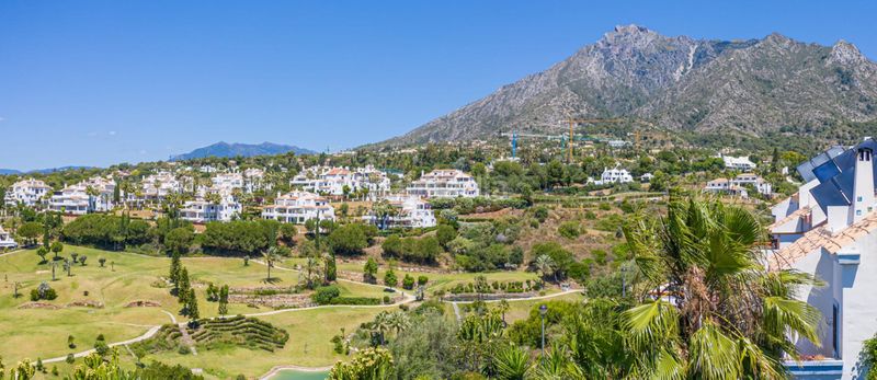 Foto 590c4e1e-1645-4785-9ae0-f66ef523c2cd. Chalet en Valdeolletas - Las Cancelas - Xarblanca Marbella