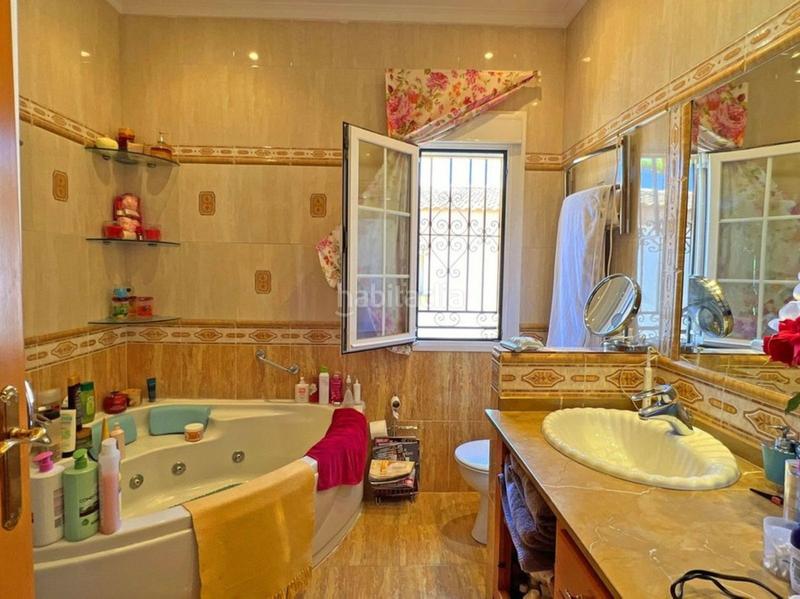 Foto 91eb7ecb-3d46-4223-b78d-b3a2b446dcf0. Chalet avec parking piscine dans Las Chapas - Alicate Playa Marbella