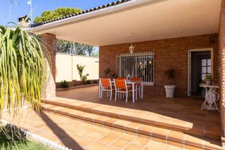 Xalet  Carrer del freixe. Chalet con piscina