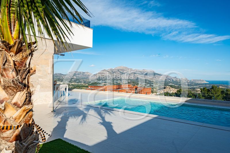 Foto bfe2d915-2c04-46a8-ba75-d394e93c8e38. Casa amb aparcament a balcón de ponoig - Polop paradis - Polop hills Polop