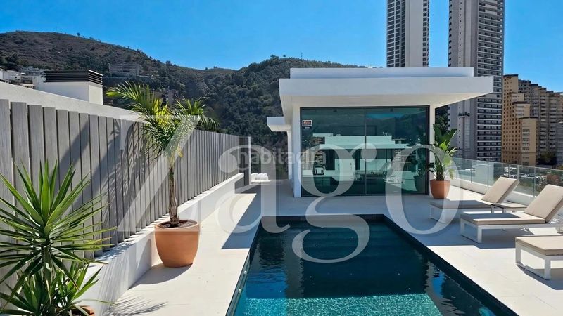Foto 0cbb3ab3-dd66-4be2-a4c2-0454631fe5c7. Casa amb aparcament a Sierra Helada Benidorm
