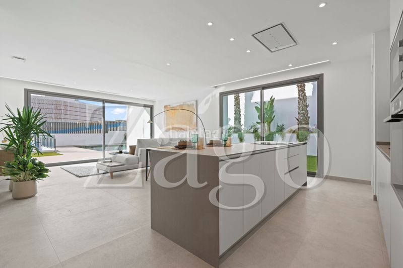 Foto 4b5c93a1-7328-485f-91b7-1cba38892735. Casa amb aparcament a Sierra Helada Benidorm