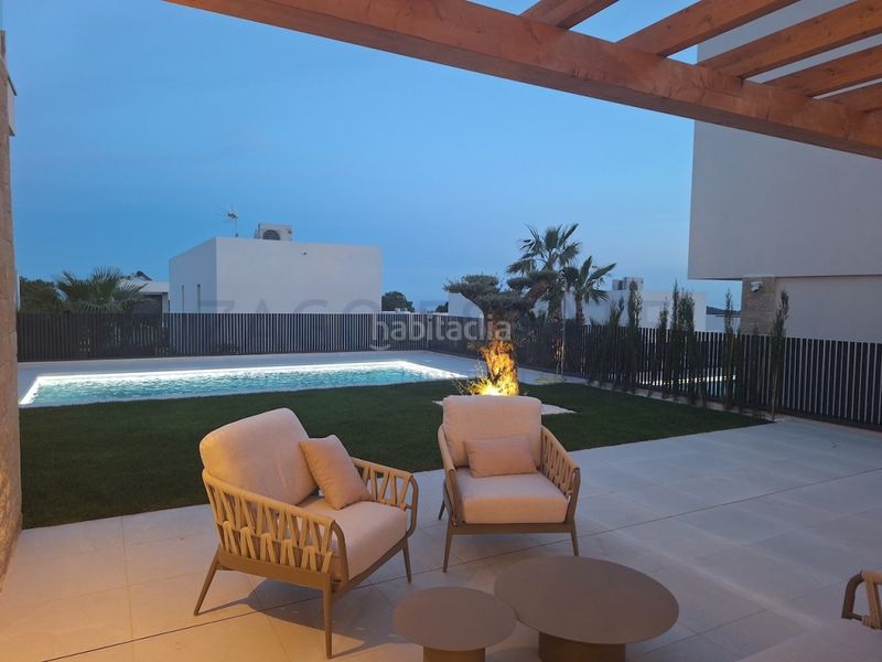 Foto 6c239e13-bb43-4f36-ad84-600486cd702b. Casa a calle berna 2 a Golf Bahía Finestrat