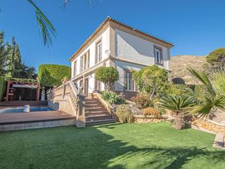 Casa a Calle illa mallorca 1. Villa de lujo con vistas en golf bahia