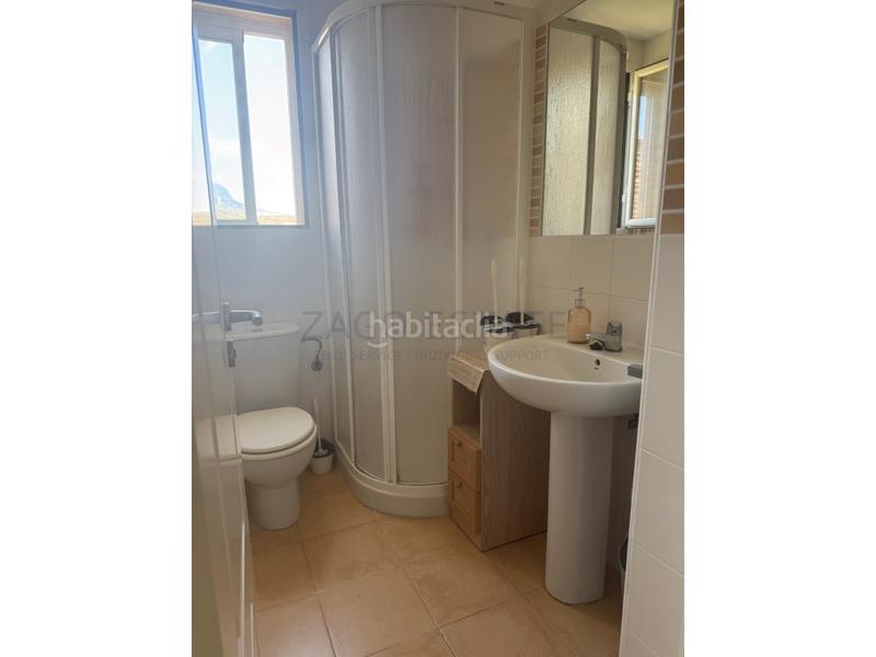Foto e39e01cb-e8b9-4848-a2a0-4a24c3c4d754. Rent flat in calle presidente adolfo suarez 24 in Benidorm