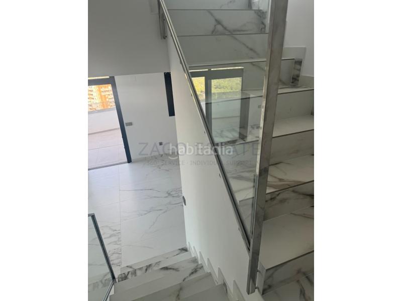 Foto a269fa92-b5ee-4080-a535-d81fdbd9ffa6. Dachwohnung in calle presidente adolfo suarez in Via Parque Benidorm
