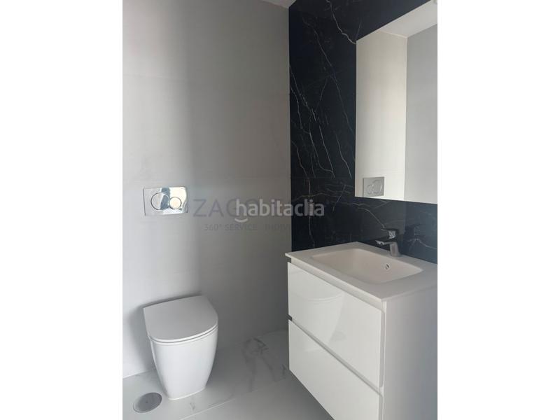 Foto a6fd7b0e-0f9d-44c1-bc3c-4fd563c57935. Dachwohnung in calle presidente adolfo suarez in Via Parque Benidorm