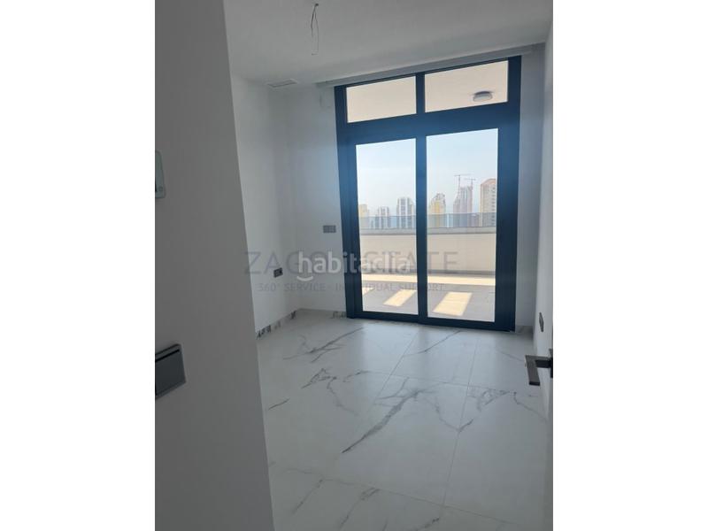 Foto cd90dacf-360a-4f43-b663-8bfbd6ae4502. Dachwohnung in calle presidente adolfo suarez in Via Parque Benidorm