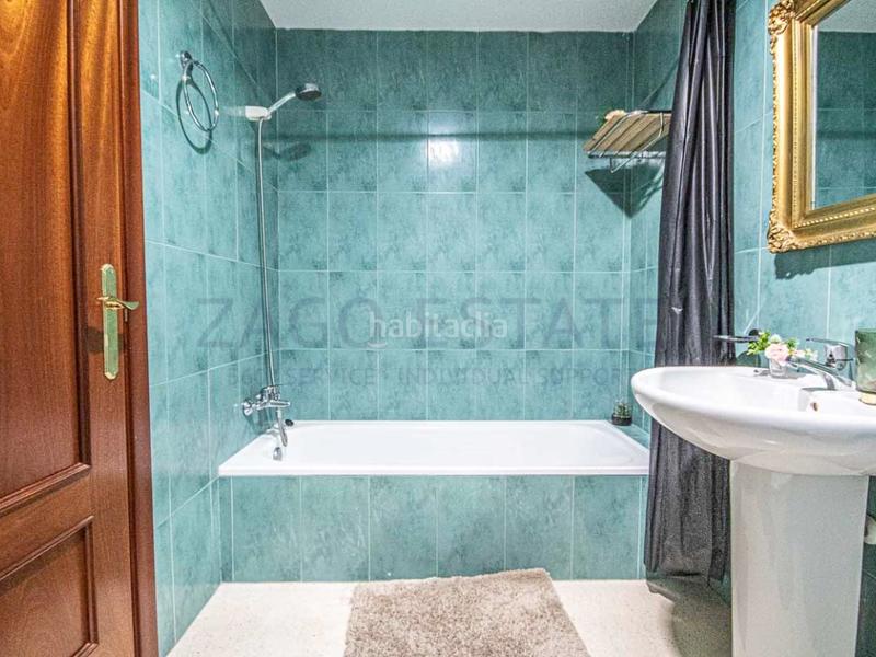 Foto 5457ee07-6ad3-484f-a59c-a2fe6fc6cf0c. Flat with parking pool in Playa Poniente Benidorm