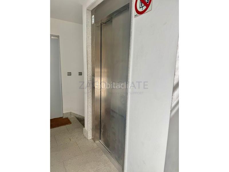 Foto 95eaf6e5-2c52-4d03-be40-1b93146d7c90. Rent flat in calle la cala 2 in Playa Poniente Benidorm