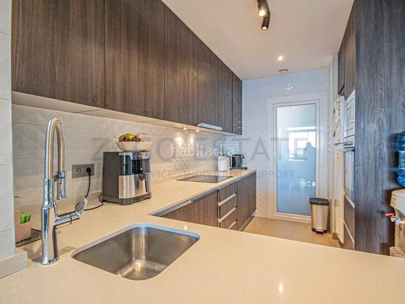 Foto 8cb0c87b-81a9-4b20-b5b1-699586513666. Rent flat with parking in Playa Poniente Benidorm