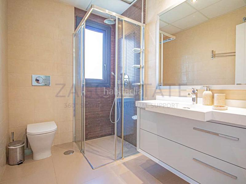 Foto e638374e-4cc6-42a9-b750-b21415452c50. Rent flat with parking in Playa Poniente Benidorm