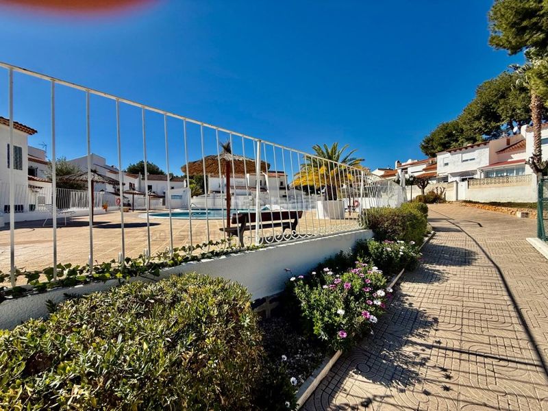 Foto 2f0ba1cf-9cf6-4d74-be61-4c667c8aa906. Casa adosada espectacular casa pareada en la nucía calidad de vida en una ubicación privilegiada en Nucia (la)