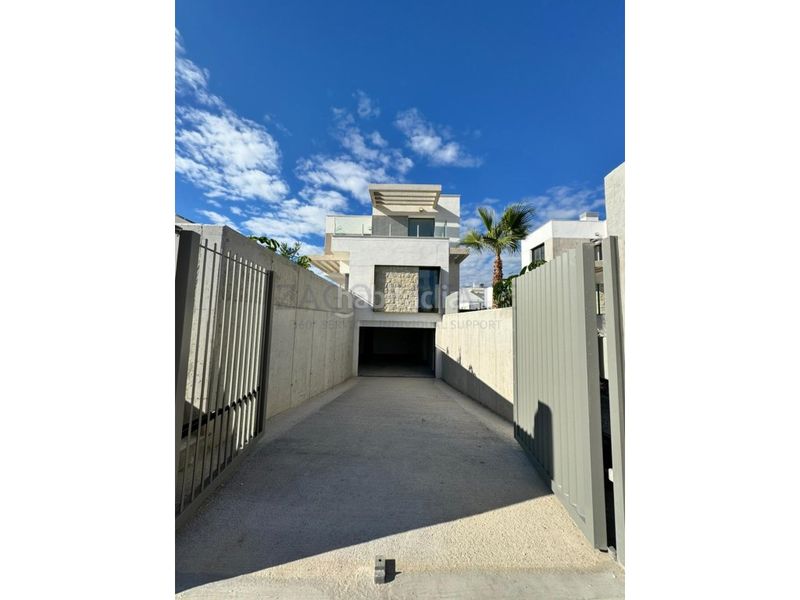 Foto 63d4ea59-0e21-4aa5-a095-de8a0f5ef0d3. Casa a Golf Bahía Finestrat