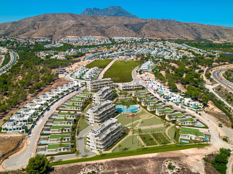 Foto 53e0fa8e-56a9-4ee7-90b4-981956e8f035. Apartament amb piscina a Golf Bahía Finestrat