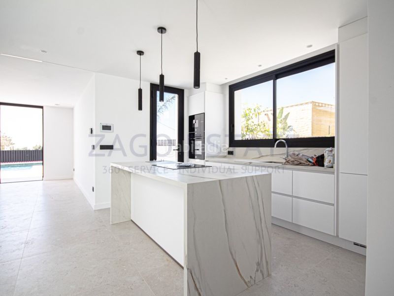 Foto 18ec02bb-416f-43f8-a4d7-709cba5133e2. Casa amb aparcament a Escandinavia-Cautivador Alfàs del Pi (l´)