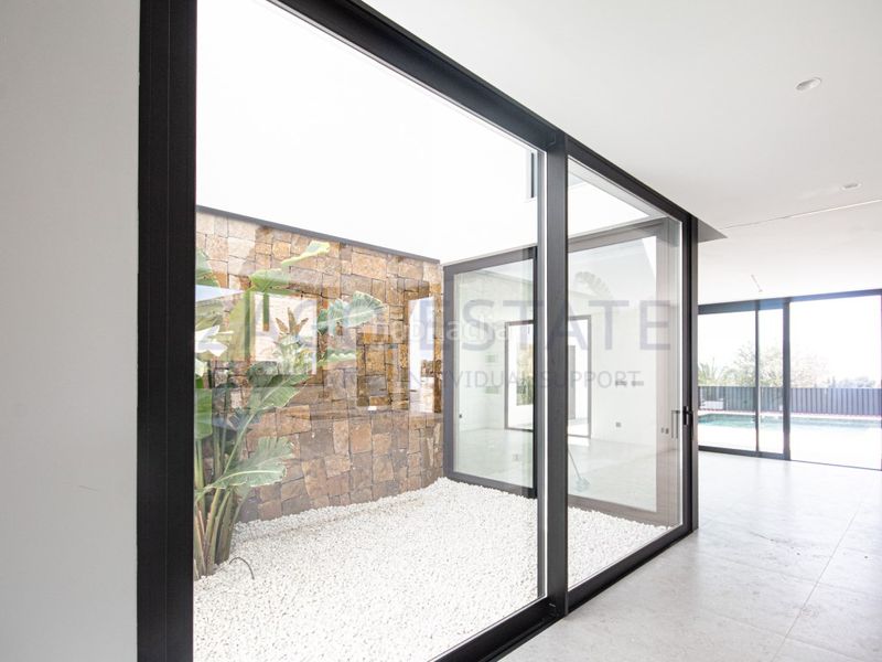 Foto 40a6812e-d9df-450a-b0d9-6f9c5c12cee4. Casa amb aparcament a Escandinavia-Cautivador Alfàs del Pi (l´)