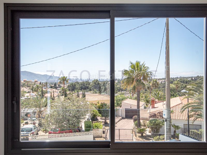 Foto cd4e7479-ccef-4117-8650-02b34680830b. Casa amb aparcament a Escandinavia-Cautivador Alfàs del Pi (l´)