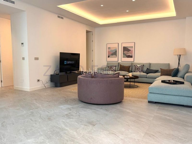 Foto 21024642-aa13-4657-9479-5ab374bf66b5. Casa amb aparcament a balcón de Finestrat-terra marina Finestrat