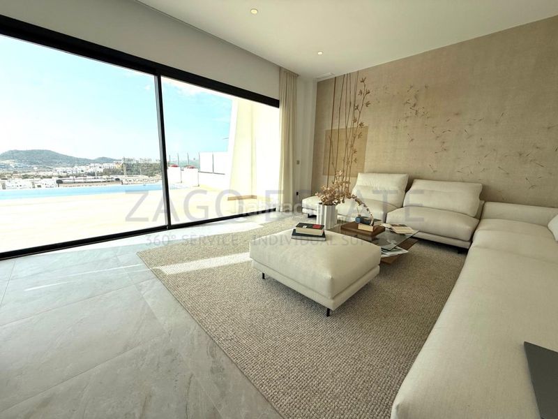 Foto 7c8da702-26bf-4e20-a88a-4bfc5e3bdedd. Casa amb aparcament a balcón de Finestrat-terra marina Finestrat