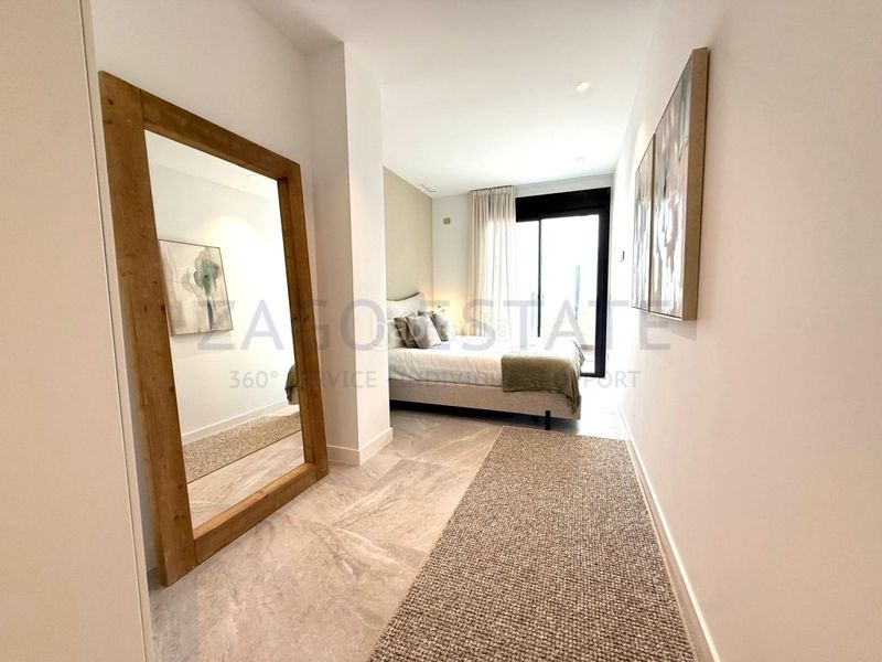 Foto 975bf2c5-3127-4aca-a872-1616e16674aa. Casa amb aparcament a balcón de Finestrat-terra marina Finestrat