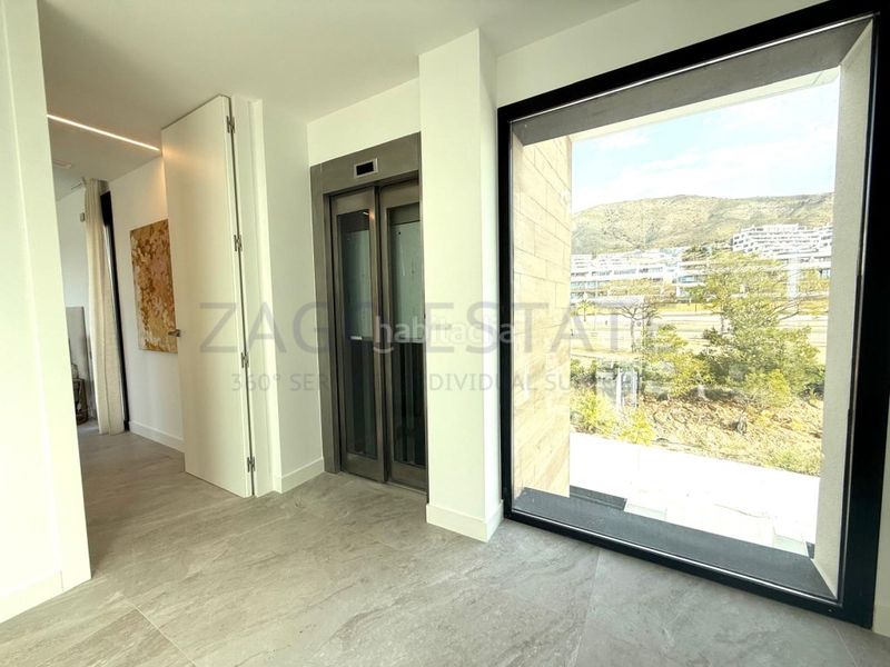 Foto ce2fb592-a165-48de-9fc1-7b75caf8ecaf. Casa amb aparcament a balcón de Finestrat-terra marina Finestrat