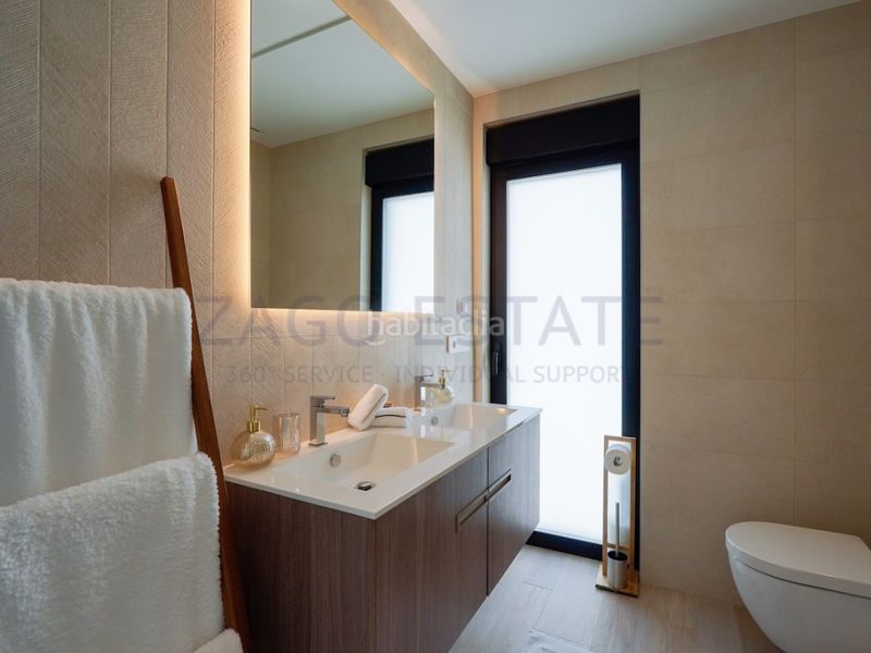 Foto 33295c23-d9b1-4121-b023-fbcfa1f0c8e8. Casa amb aparcament a balcón de Finestrat-terra marina Finestrat