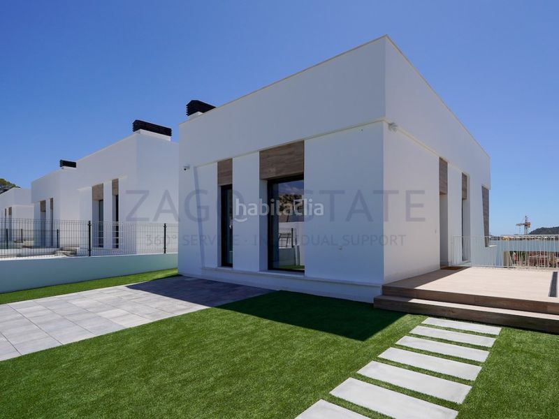 Foto 3b2e25a5-6cbe-495c-83bb-4924ee0611fa. Casa amb aparcament a balcón de Finestrat-terra marina Finestrat