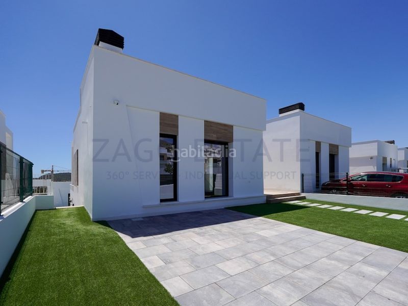Foto 855b0c01-0606-4eb4-88e9-b0f5cd6d72e0. Casa amb aparcament a balcón de Finestrat-terra marina Finestrat